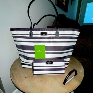Never used Kate Spade large tote matching wallet!